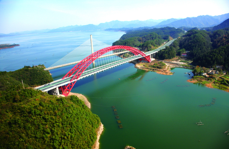 銅黃高速公路太平湖大橋_調(diào)整大小.jpg